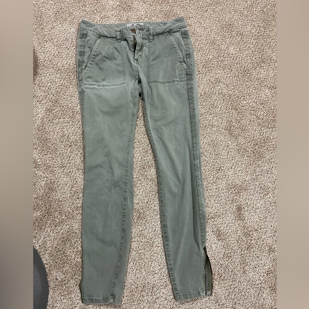 Vineyard Vines green pants